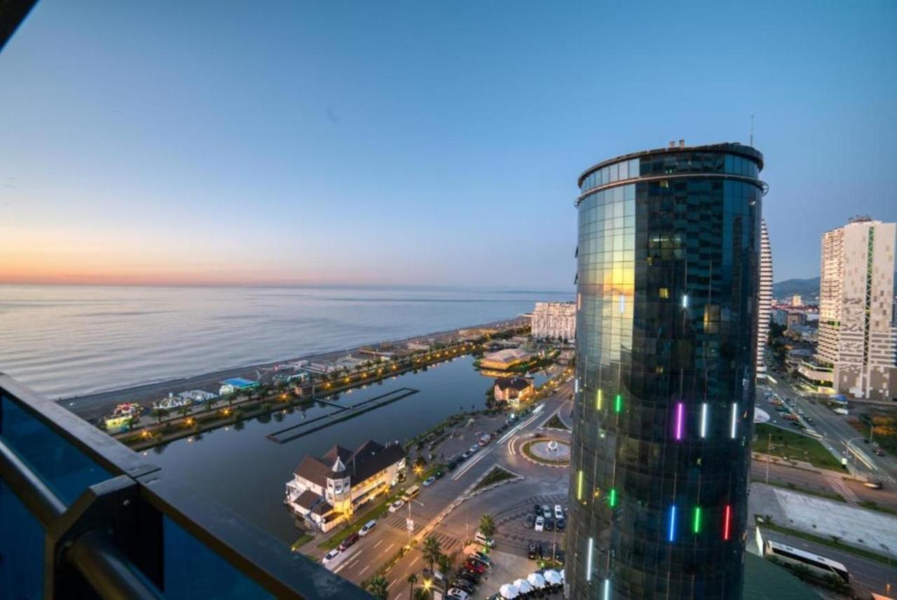 Orbi City - Seaside Apartments Batoemi Buitenkant foto