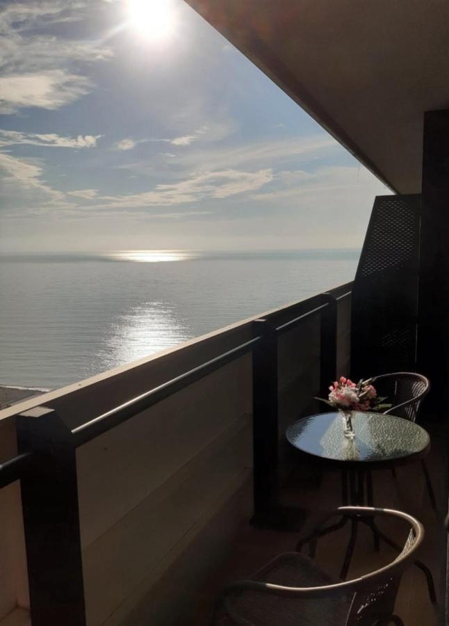 Orbi City - Seaside Apartments Batoemi Buitenkant foto